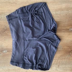 Lululemon scrunch side tie shorts 3”